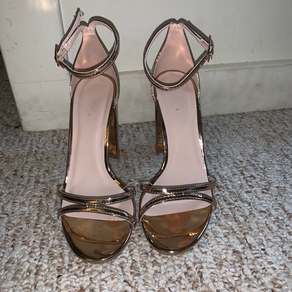 Rose Gold metallic Heels! - Picture 1 of 3